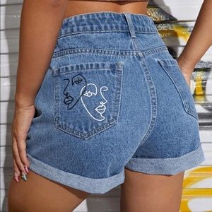 Figure Graphic Cuffed Hem Denim Shorts